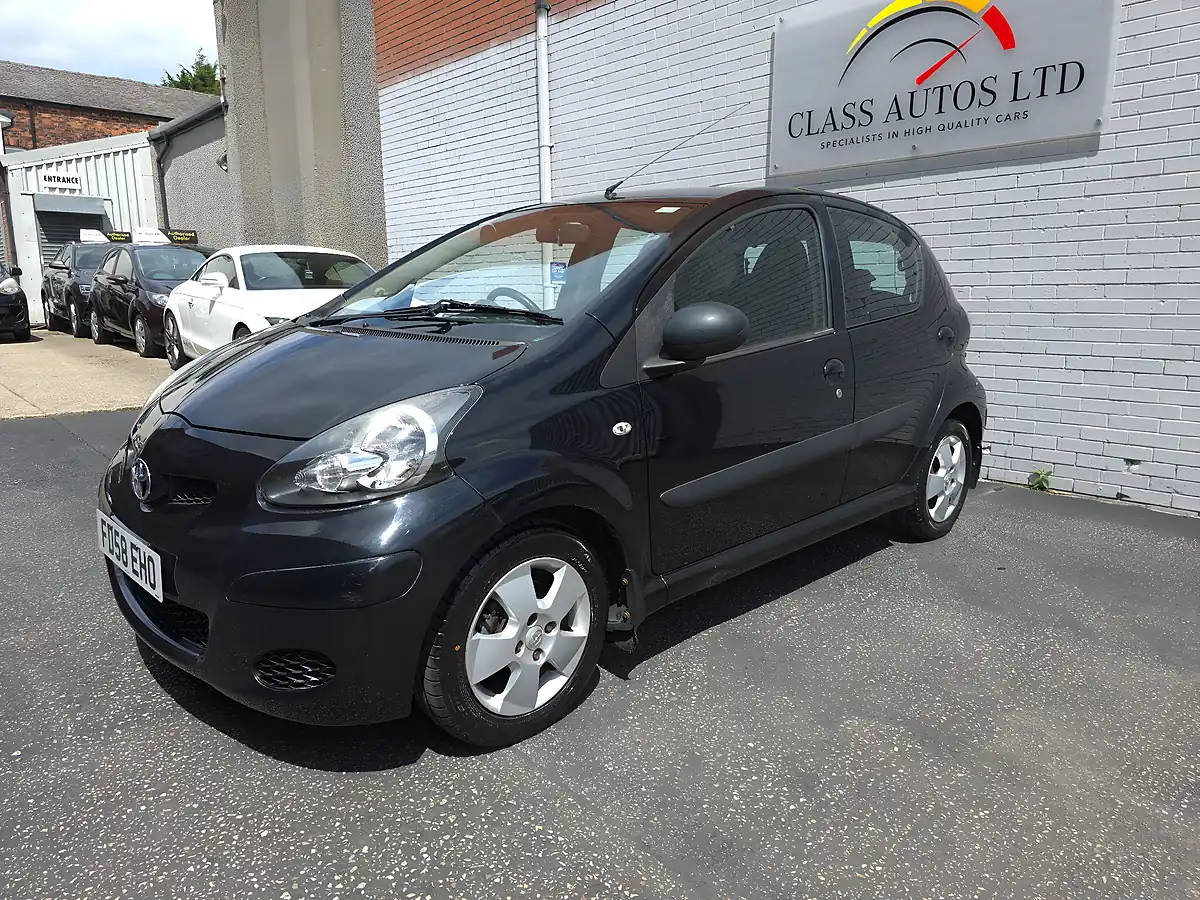 Used 2009 Toyota Aygo Black Multimode Black - Interior and Exterior details 3