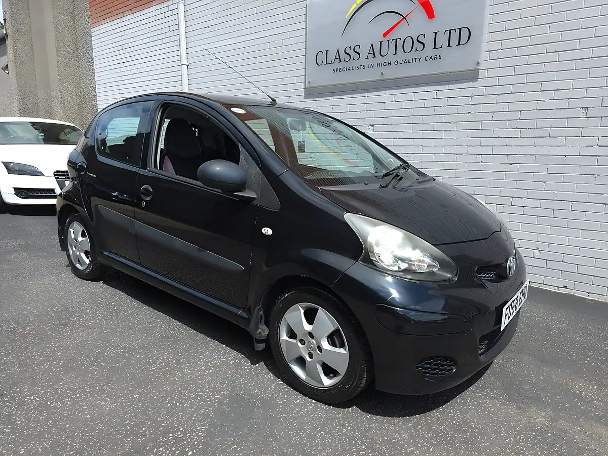Used 2009 Toyota Aygo Black Multimode Black - Interior and Exterior details 5