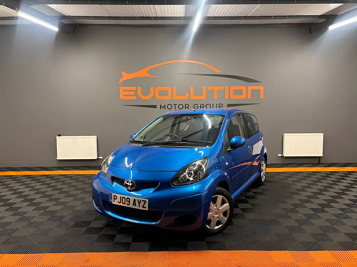Used 2009 Toyota Aygo Blue Blue - Front View