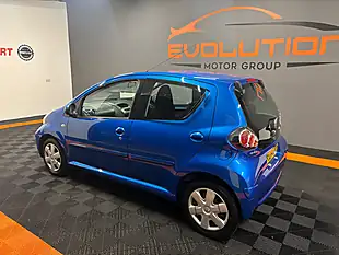 Used 2009 Toyota Aygo Blue Blue - Interior and Exterior details 3