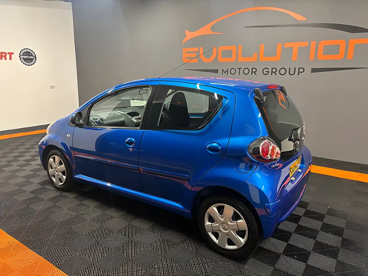 Used 2009 Toyota Aygo Blue Blue - Interior and Exterior details 3