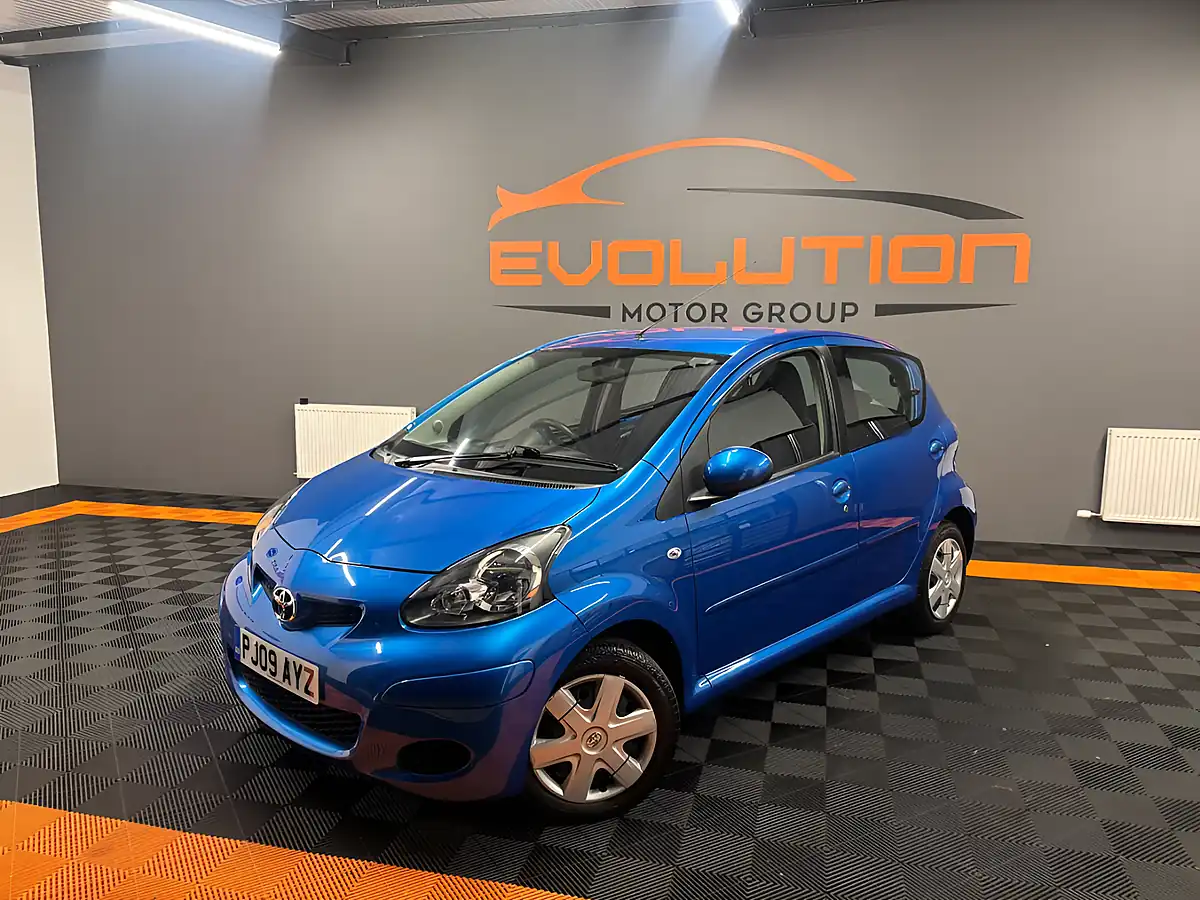 Used 2009 Toyota Aygo Blue Blue - Interior and Exterior details 4