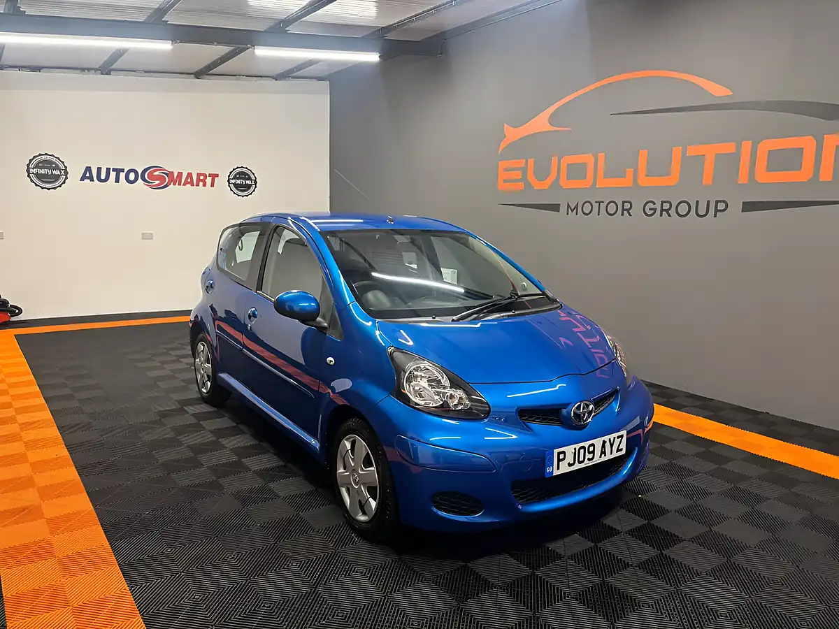 Used 2009 Toyota Aygo Blue Blue - Interior and Exterior details 7