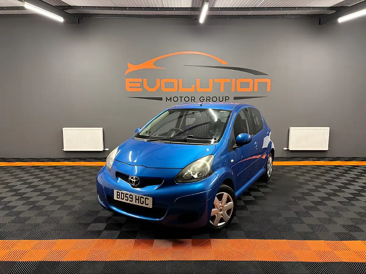Used 2009 Toyota Aygo Blue Blue - Front View