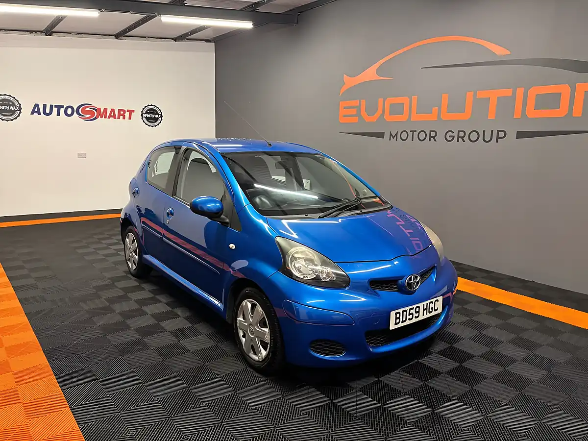 Used 2009 Toyota Aygo Blue Blue - Interior and Exterior details 10