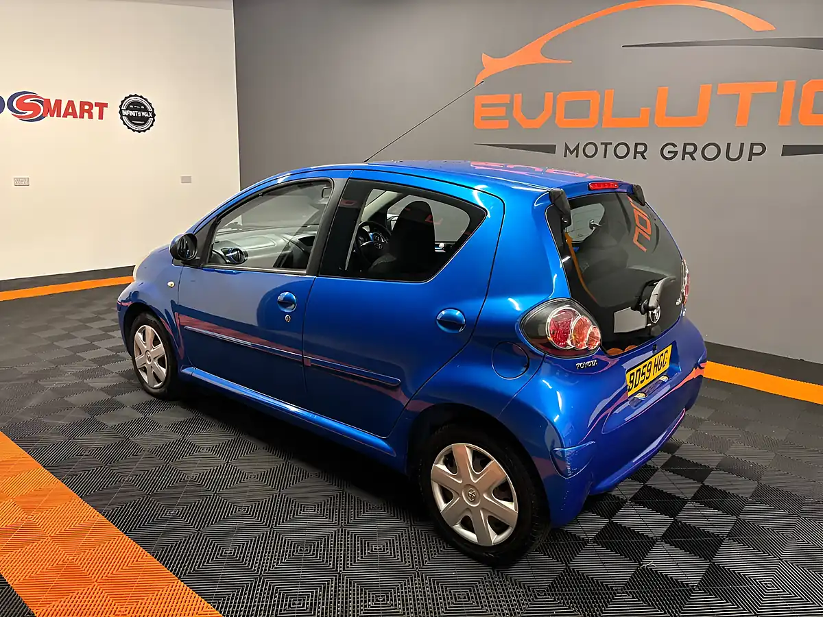 Used 2009 Toyota Aygo Blue Blue - Interior and Exterior details 3