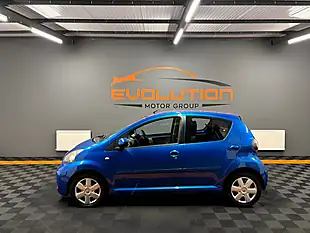 Used 2009 Toyota Aygo Blue Blue - Interior and Exterior details 4