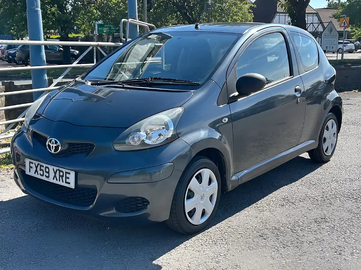 Used 2009 Toyota Aygo Hatchback Grey - Interior and Exterior details 2