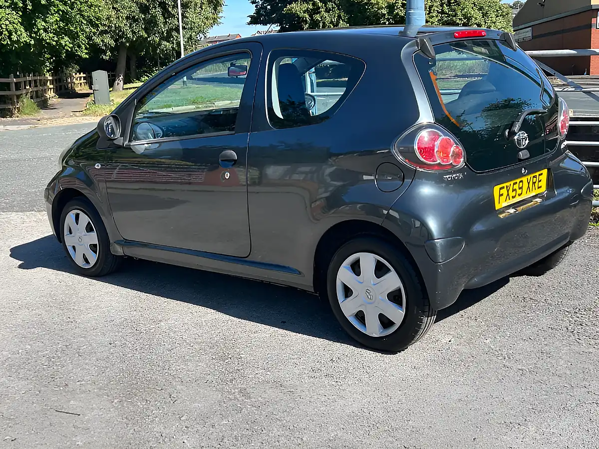Used 2009 Toyota Aygo Hatchback Grey - Interior and Exterior details 5
