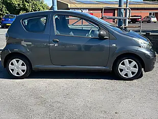 Used 2009 Toyota Aygo Hatchback Grey - Interior and Exterior details 7