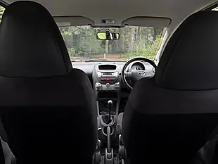 Used 2009 Toyota Aygo Platinum Silver - Interior and Exterior details 11
