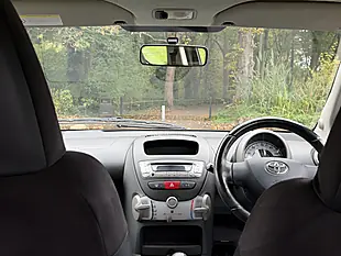 Used 2009 Toyota Aygo Platinum Silver - Interior and Exterior details 12