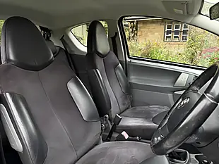 Used 2009 Toyota Aygo Platinum Silver - Interior and Exterior details 13