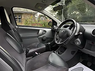 Used 2009 Toyota Aygo Platinum Silver - Interior and Exterior details 14