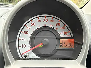 Used 2009 Toyota Aygo Platinum Silver - Interior and Exterior details 17