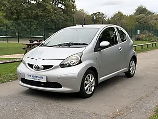 Used 2009 Toyota Aygo Platinum Silver - Interior and Exterior details 3