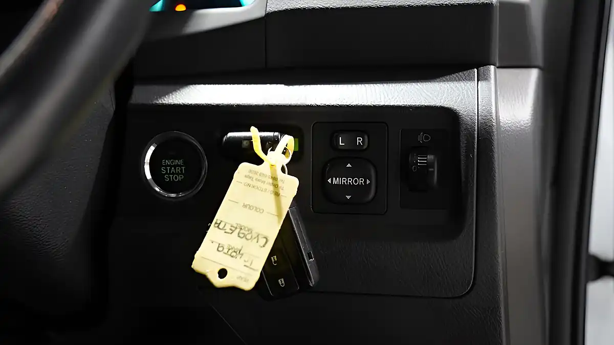 Used 2009 Toyota Corolla Verso Sr Silver - Interior and Exterior details 14