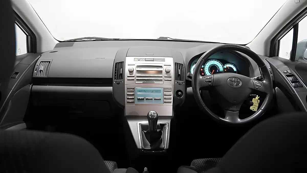 Used 2009 Toyota Corolla Verso Sr Silver - Interior and Exterior details 15