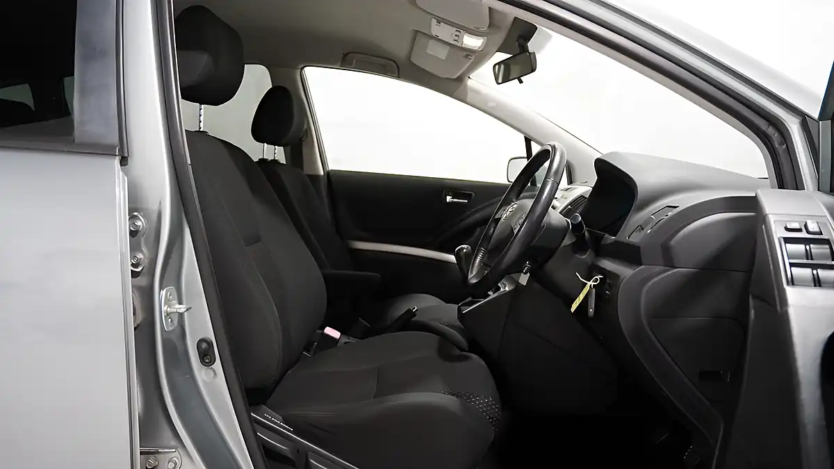 Used 2009 Toyota Corolla Verso Sr Silver - Interior and Exterior details 20