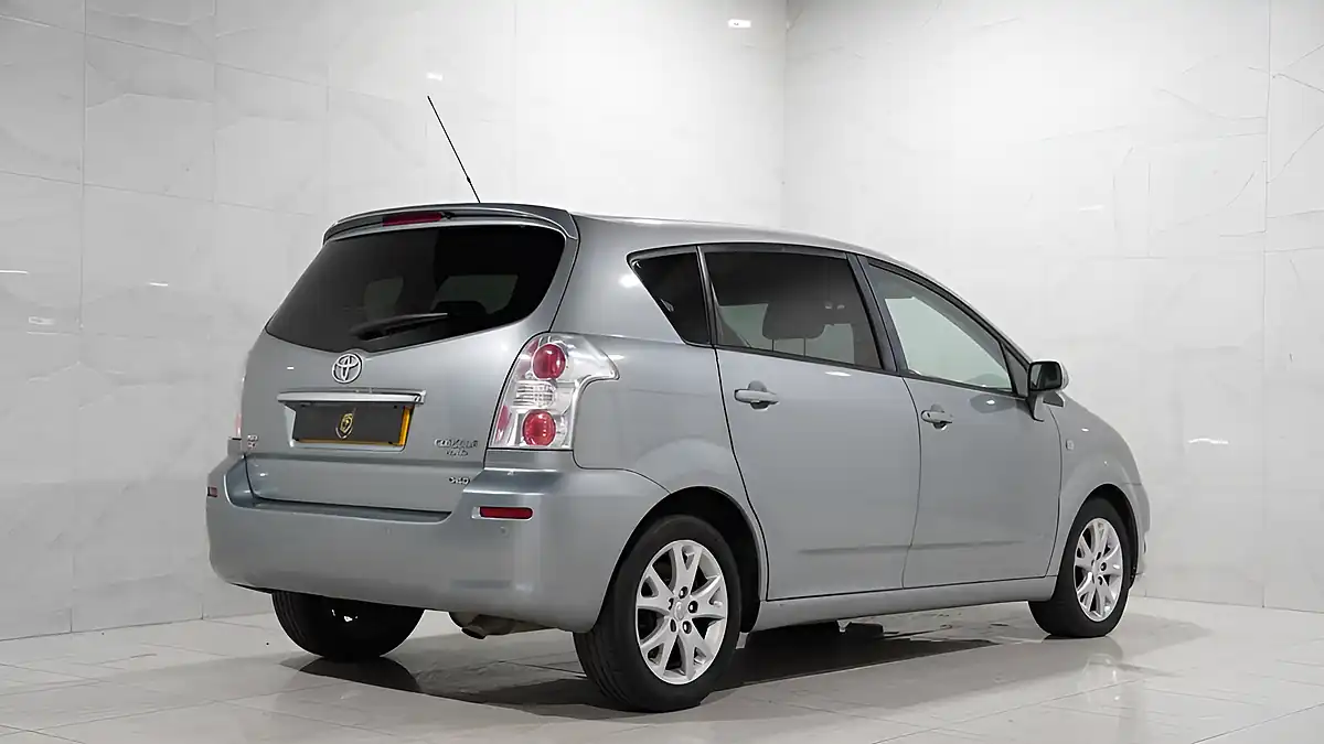 Used 2009 Toyota Corolla Verso Sr Silver - Interior and Exterior details 5