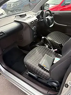 Used 2009 Toyota Iq Hatchback 3dr Silver - Interior and Exterior details 5