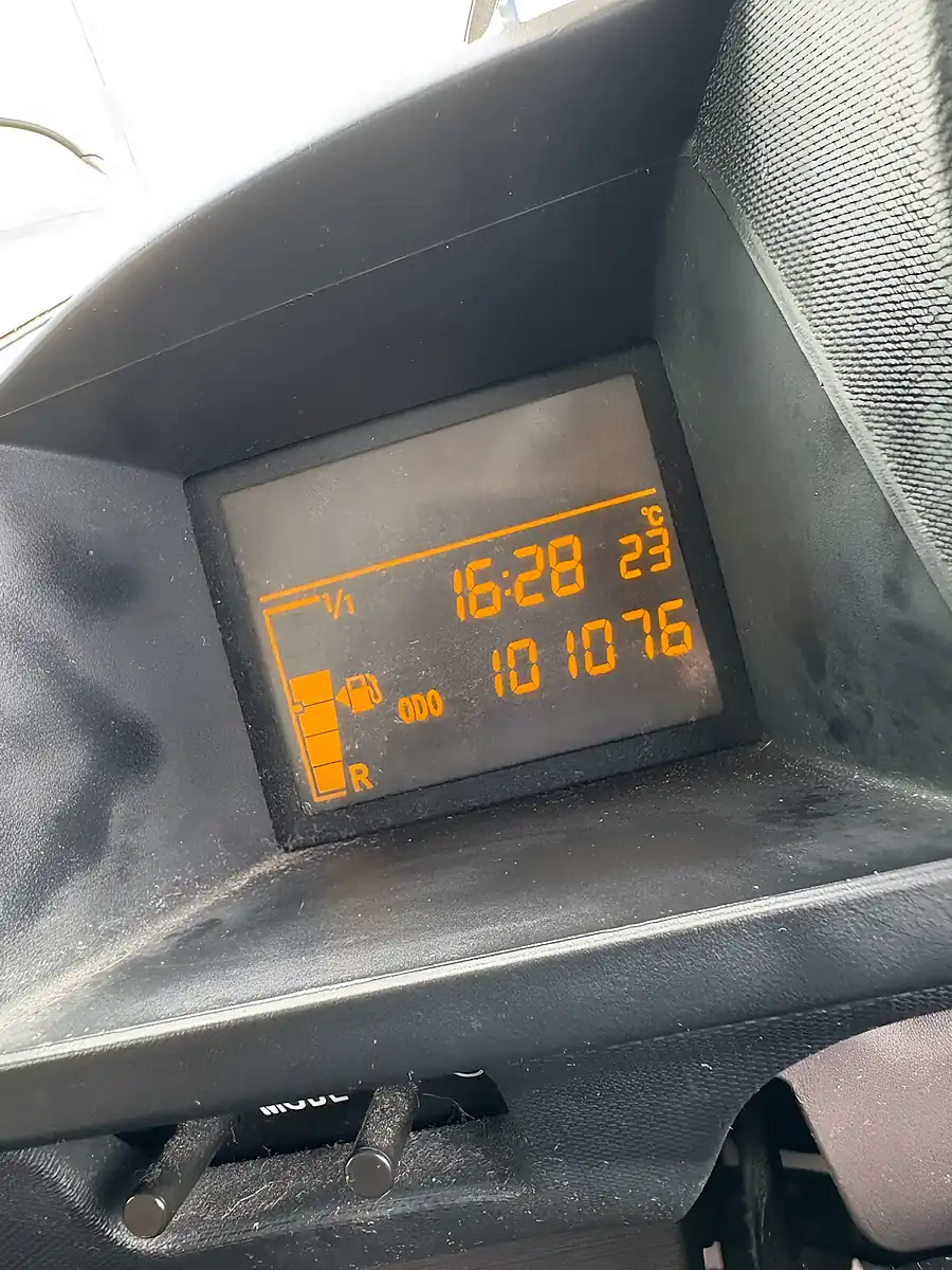 Used 2009 Toyota Iq Hatchback 3dr Silver - Interior and Exterior details 9