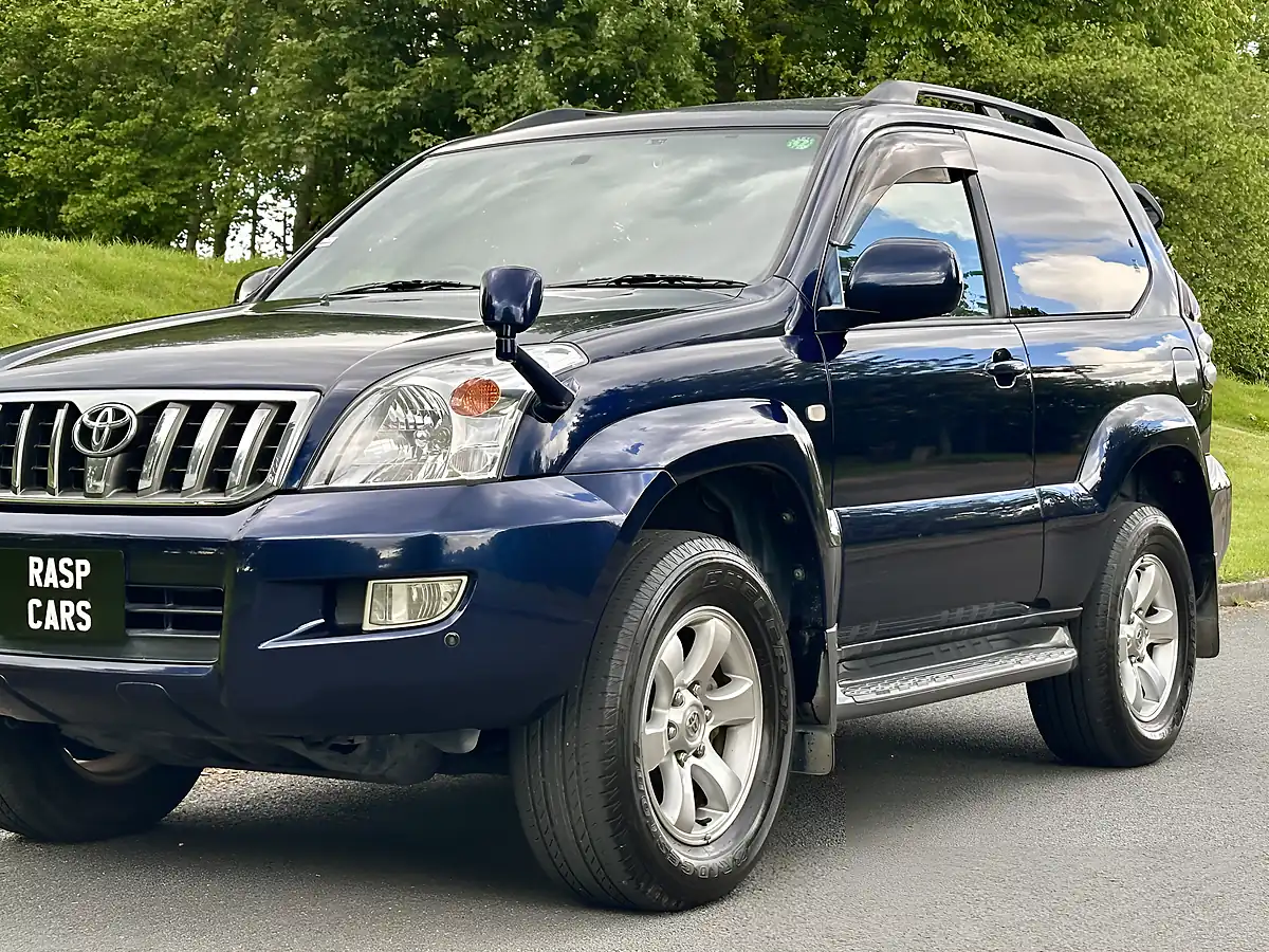 Used 2009 Toyota Land Cruiser Rz Prado Blue - Interior and Exterior details 11
