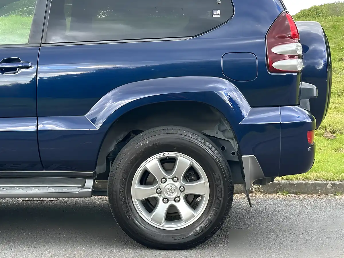 Used 2009 Toyota Land Cruiser Rz Prado Blue - Interior and Exterior details 12
