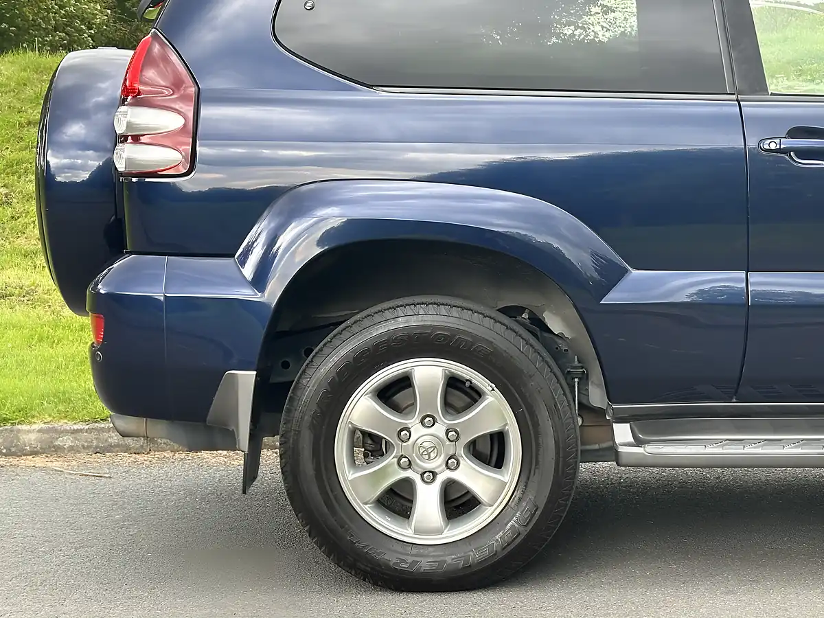 Used 2009 Toyota Land Cruiser Rz Prado Blue - Interior and Exterior details 7