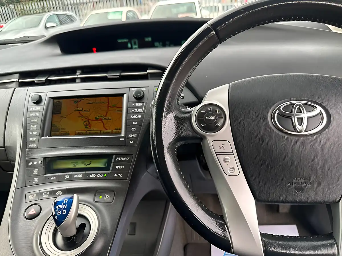 Used 2009 Toyota Prius T Spirit Silver - Interior and Exterior details 15