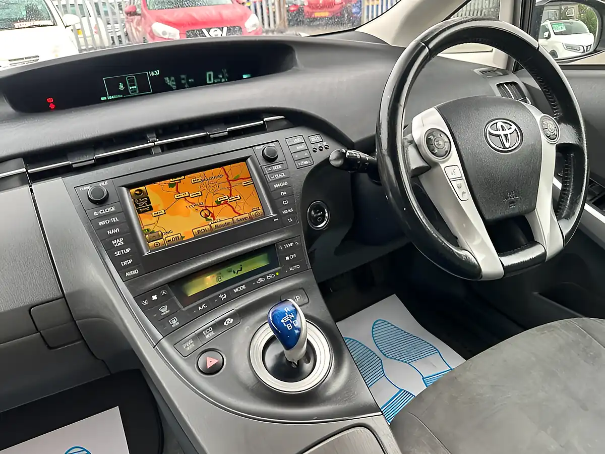 Used 2009 Toyota Prius T Spirit Silver - Interior and Exterior details 19
