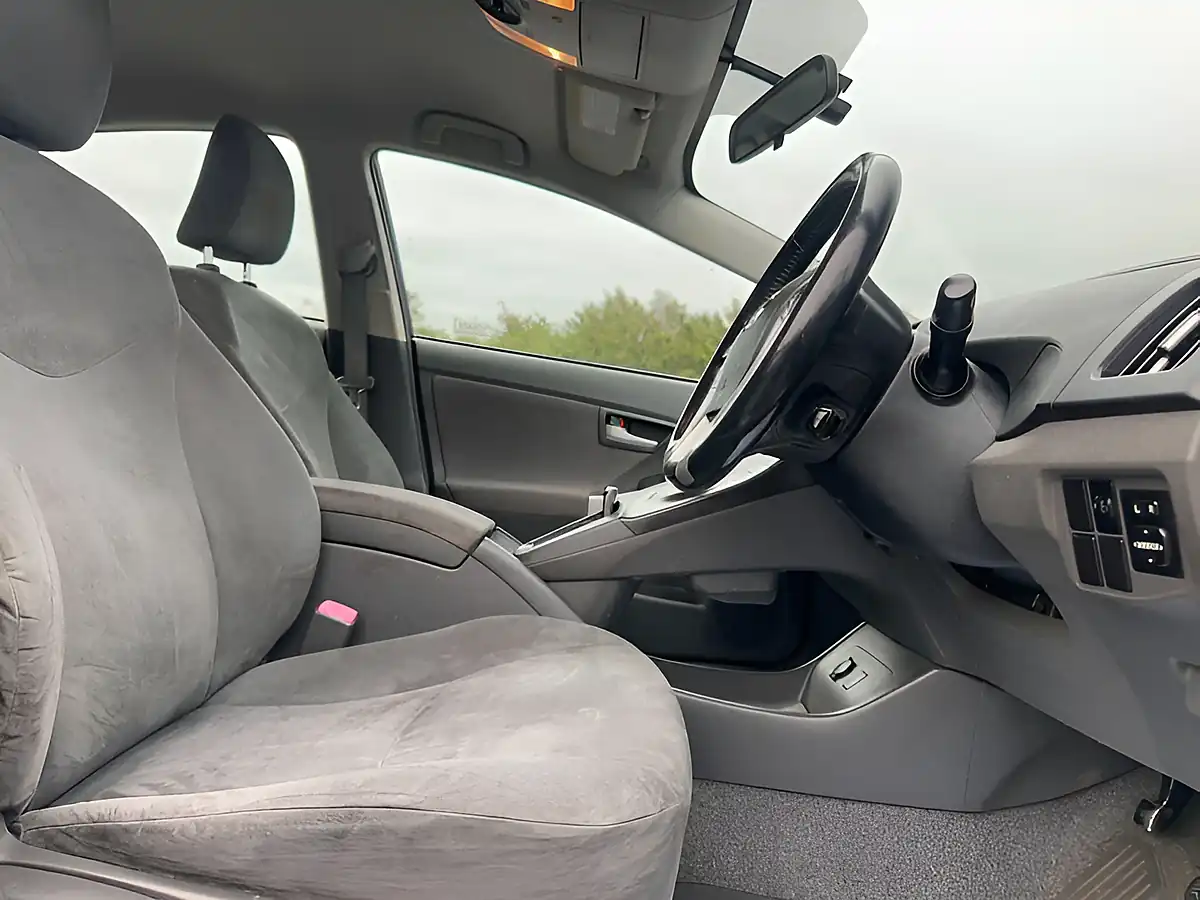Used 2009 Toyota Prius T Spirit Silver - Interior and Exterior details 6