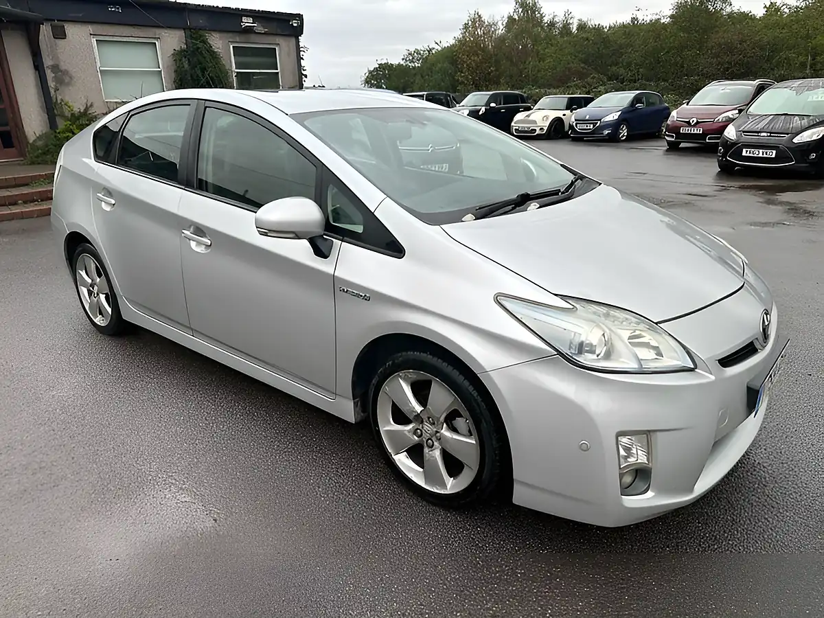 Used 2009 Toyota Prius T Spirit Silver - Interior and Exterior details 9