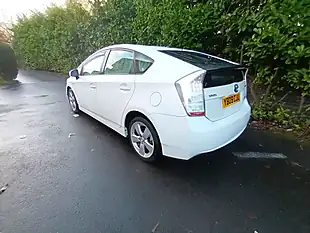 Used 2009 Toyota Prius T4 White - Interior and Exterior details 11