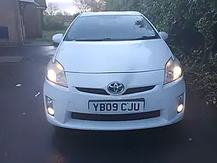 Used 2009 Toyota Prius T4 White - Interior and Exterior details 3