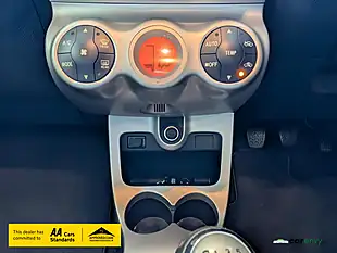 Used 2009 Toyota Urban Cruiser Purple - Interior and Exterior details 18