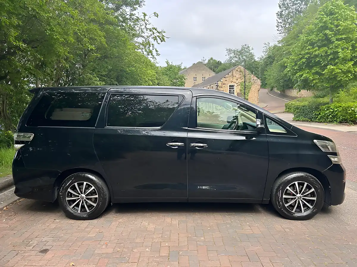 Used 2009 Toyota Vellfire Black - Interior and Exterior details 4