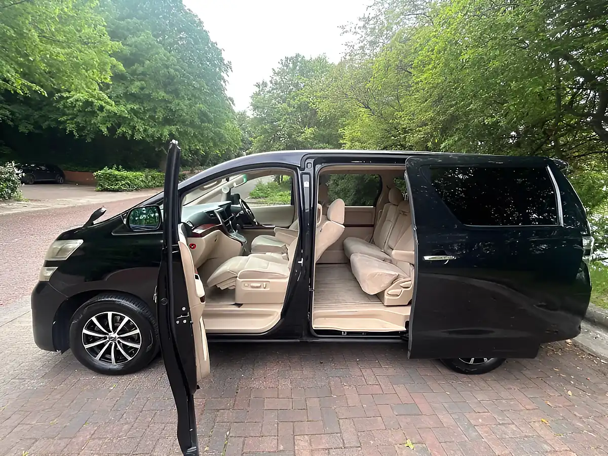 Used 2009 Toyota Vellfire Black - Interior and Exterior details 8