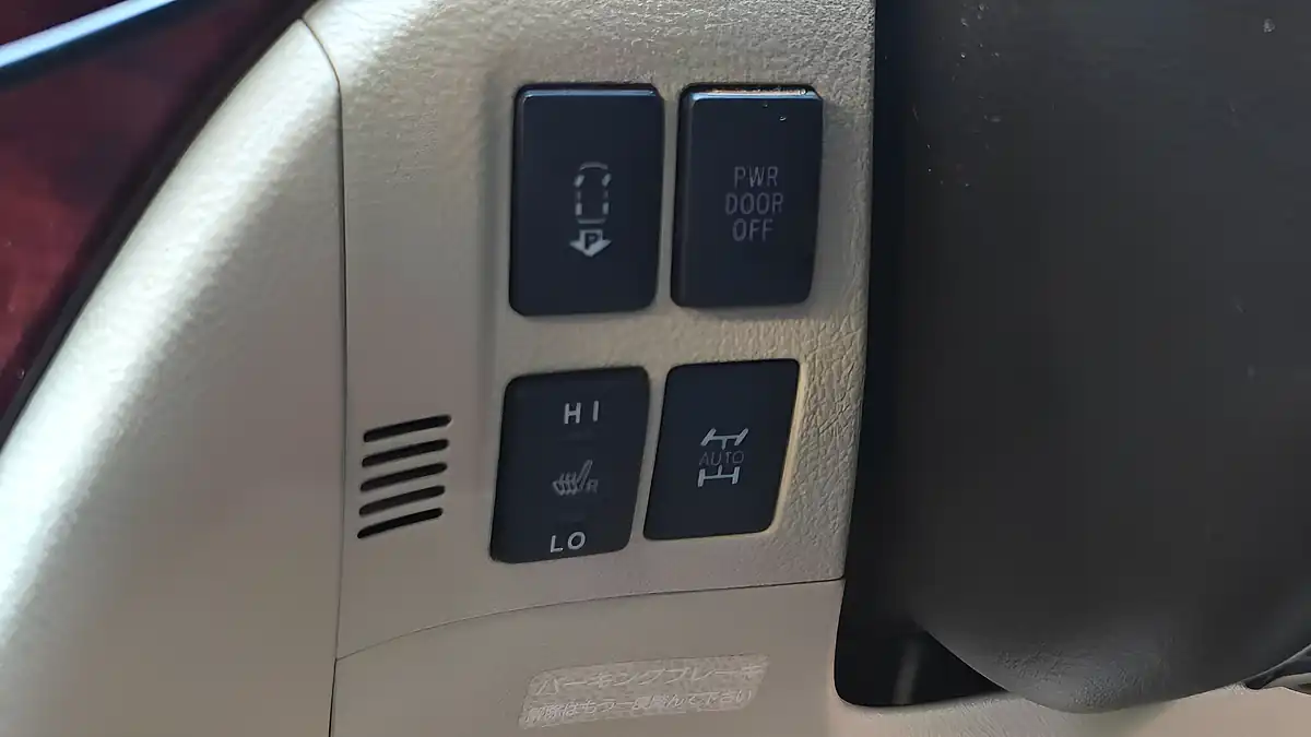Used 2009 Toyota Vellfire Ultra Luxury Pack 4wd Recliner Seats White - Interior and Exterior details 10