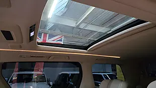 Used 2009 Toyota Vellfire Ultra Luxury Pack 4wd Recliner Seats White - Interior and Exterior details 11