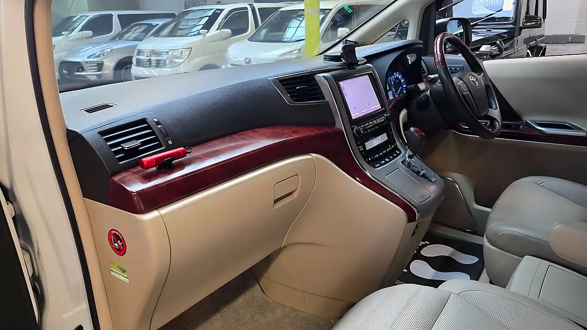 Used 2009 Toyota Vellfire Ultra Luxury Pack 4wd Recliner Seats White - Interior and Exterior details 12