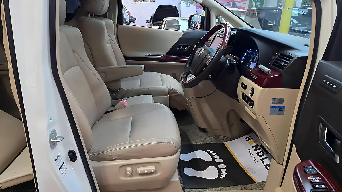 Used 2009 Toyota Vellfire Ultra Luxury Pack 4wd Recliner Seats White - Interior and Exterior details 13