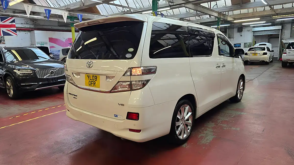 Used 2009 Toyota Vellfire Ultra Luxury Pack 4wd Recliner Seats White - Interior and Exterior details 16