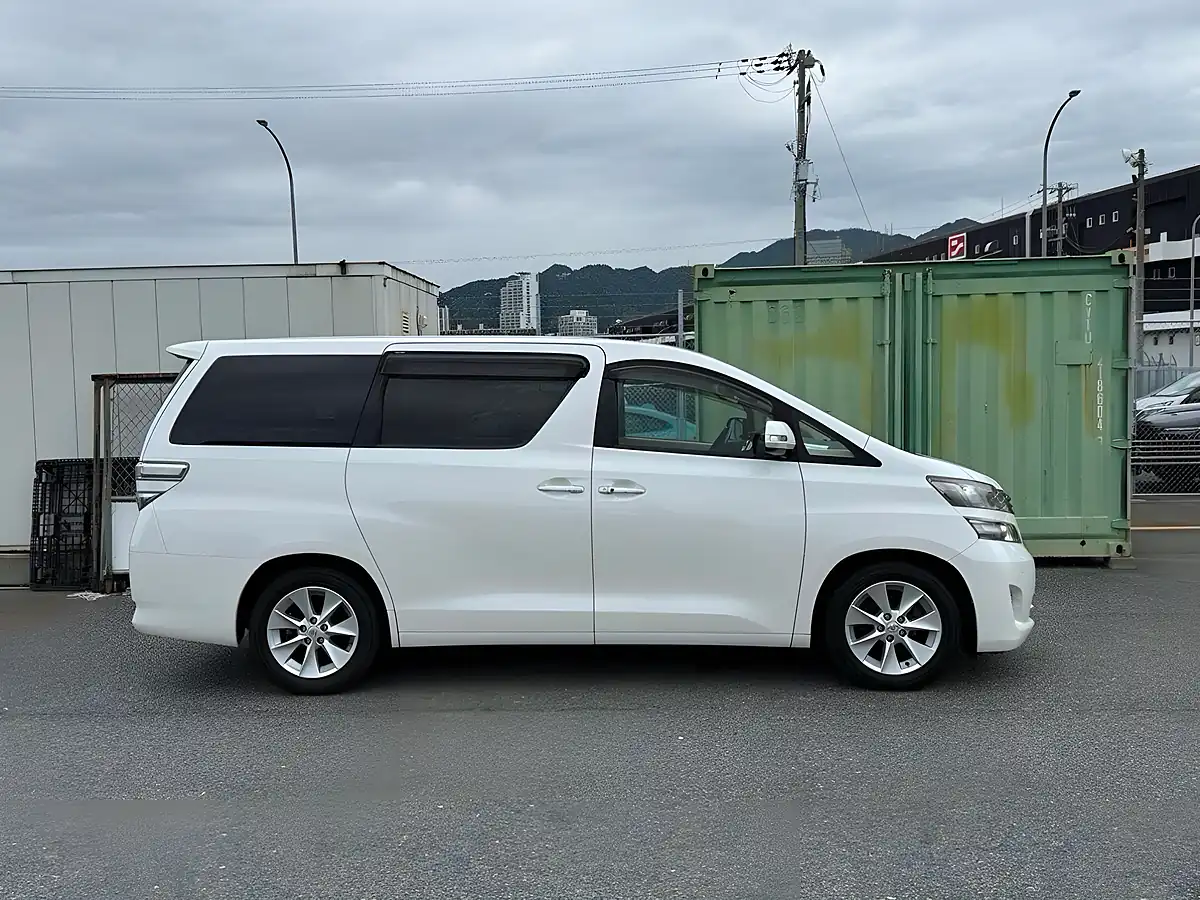 Used 2009 Toyota Vellfire V (7 Seater) White - Interior and Exterior details 6