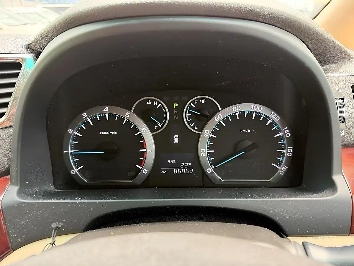 Used 2009 Toyota Vellfire V (8 Seater) White - Interior and Exterior details 15