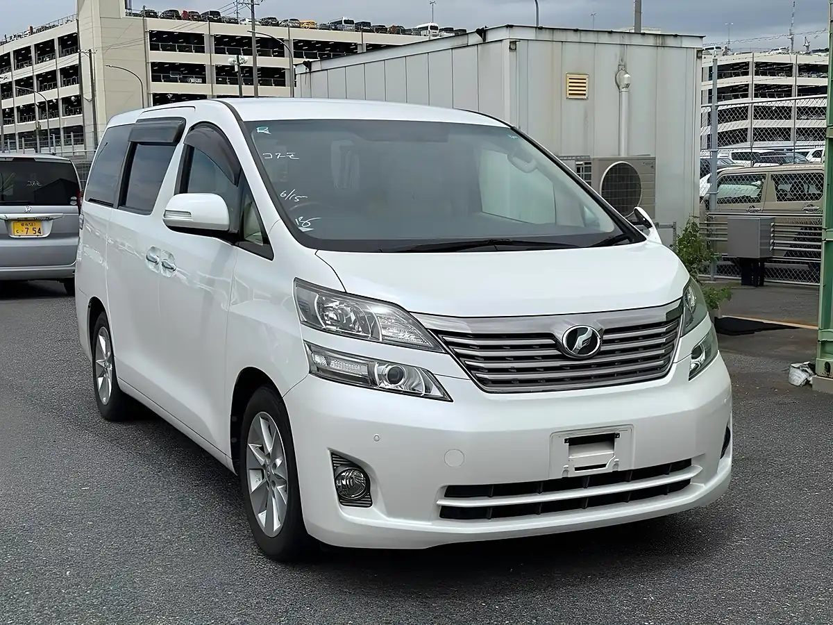 Used 2009 Toyota Vellfire V (8 Seater) White - Interior and Exterior details 3