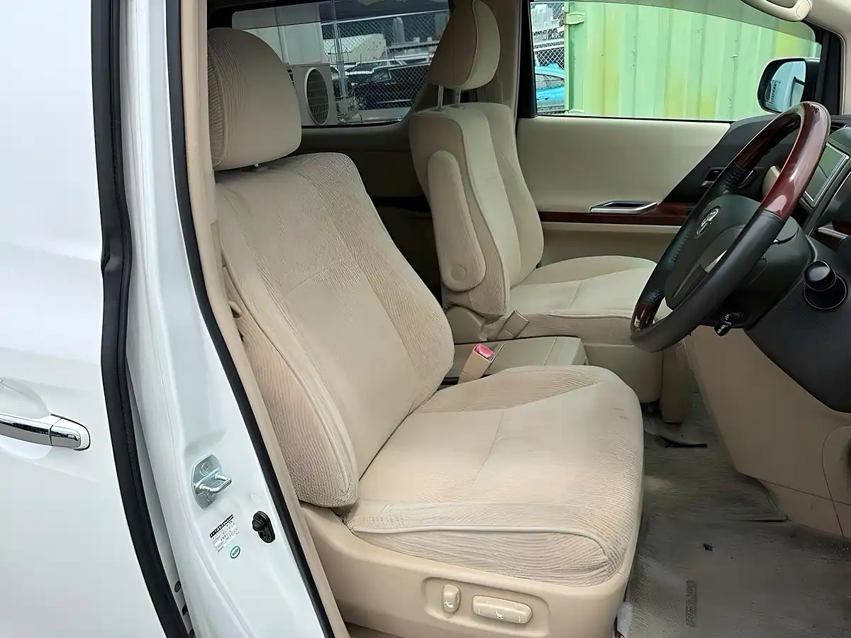 Used 2009 Toyota Vellfire V (8 Seater) White - Interior and Exterior details 9