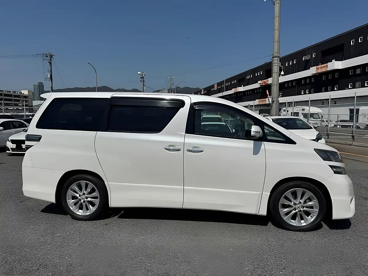 Used 2009 Toyota Vellfire Z (7 Seater) White - Interior and Exterior details 10