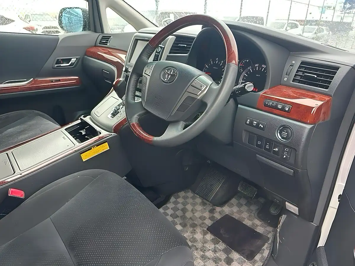 Used 2009 Toyota Vellfire Z (7 Seater) White Pearl Mica Metallic - Interior and Exterior details 10