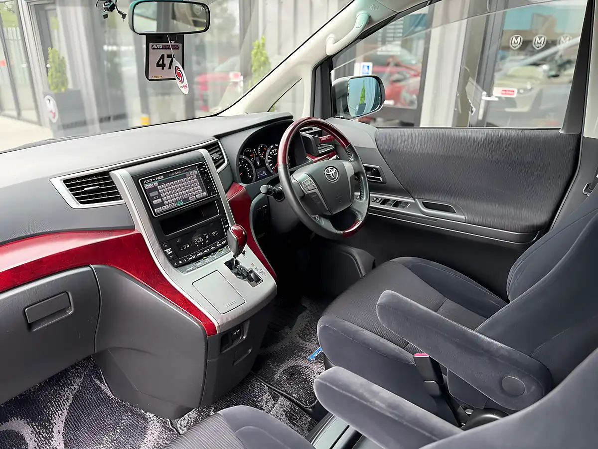 Used 2009 Toyota Vellfire Z (8 Seater) White - Interior and Exterior details 2